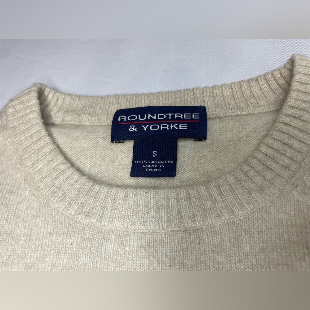 Roundtree & Yorke Men's Tan Crewneck Sweater - Picture 3 of 13